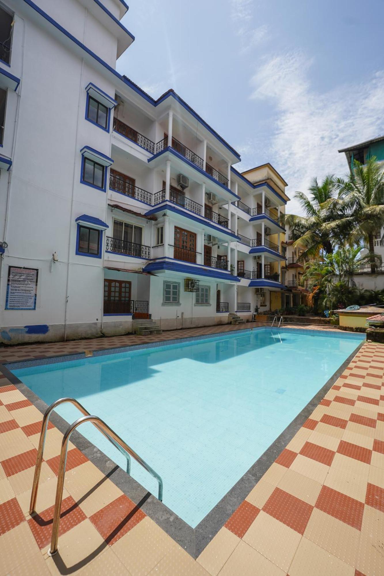 Blue Tide - First-party With Pool View, Near The Candolim