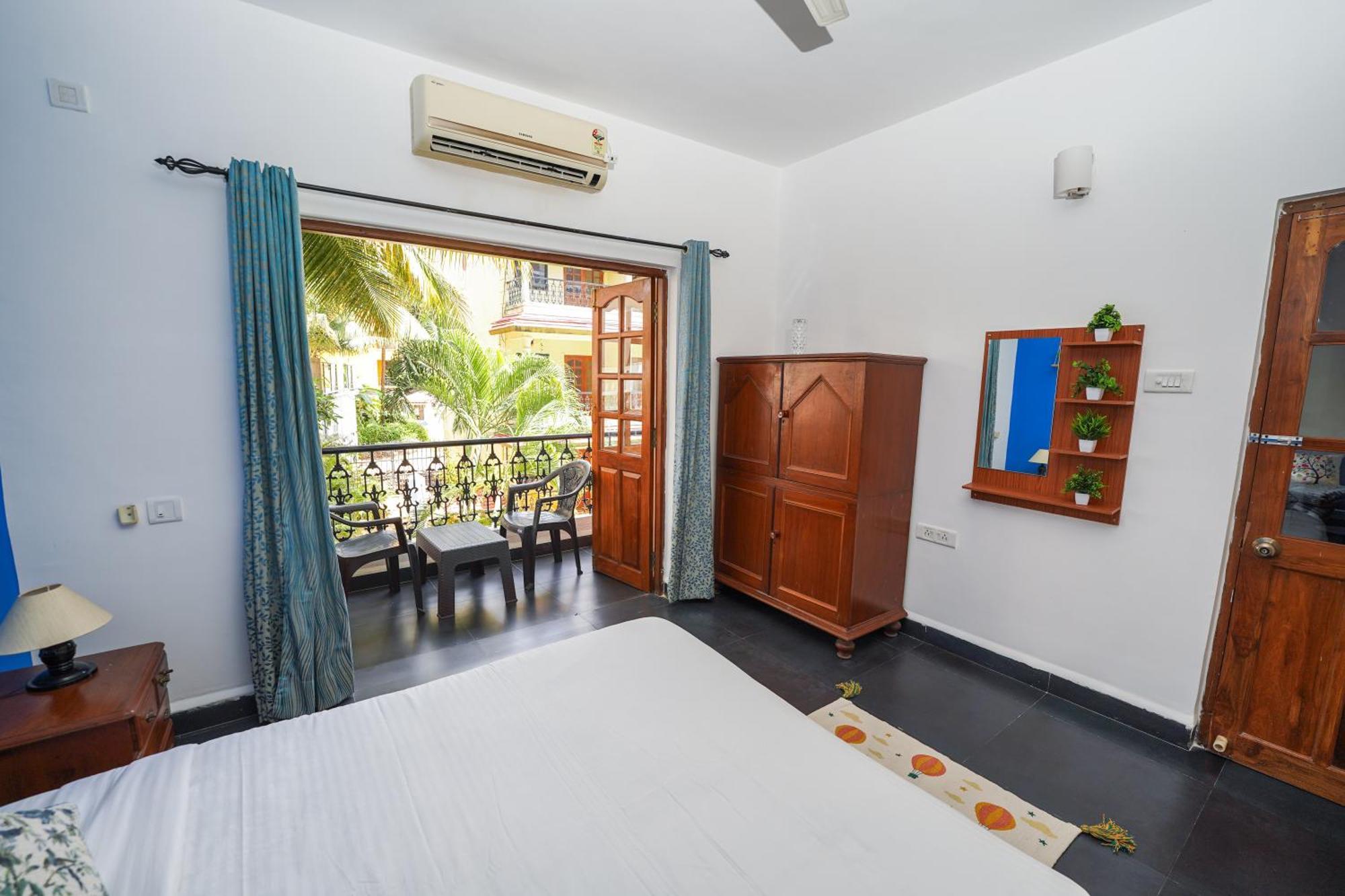 Blue Tide - First-party With Pool View, Near The Candolim